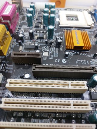 Placa base Elitegroup K755A