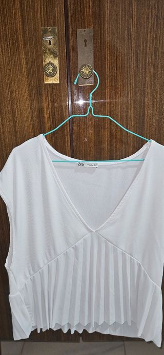 Blusa Zara blanca plisada