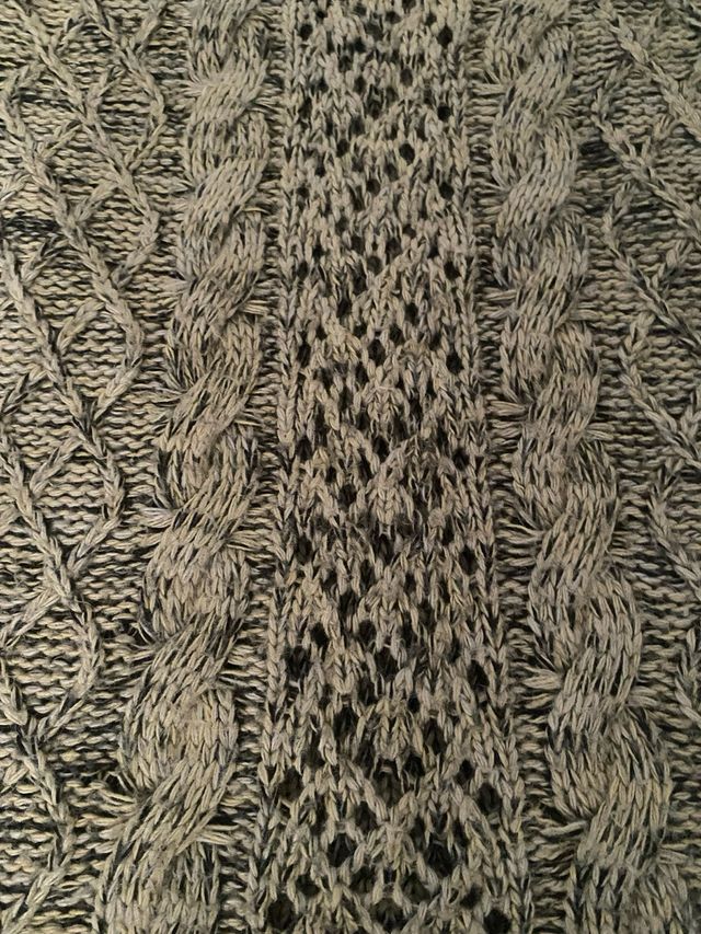 Suéter H&M beige y gris