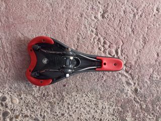 Sillín bici - Negro y Rojo