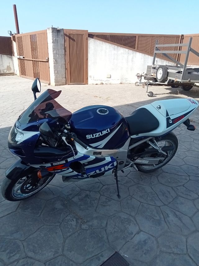 Suzuki GSXR 600 k3