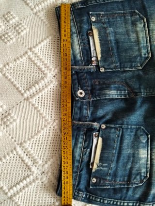 Falda vaquera plisada azul