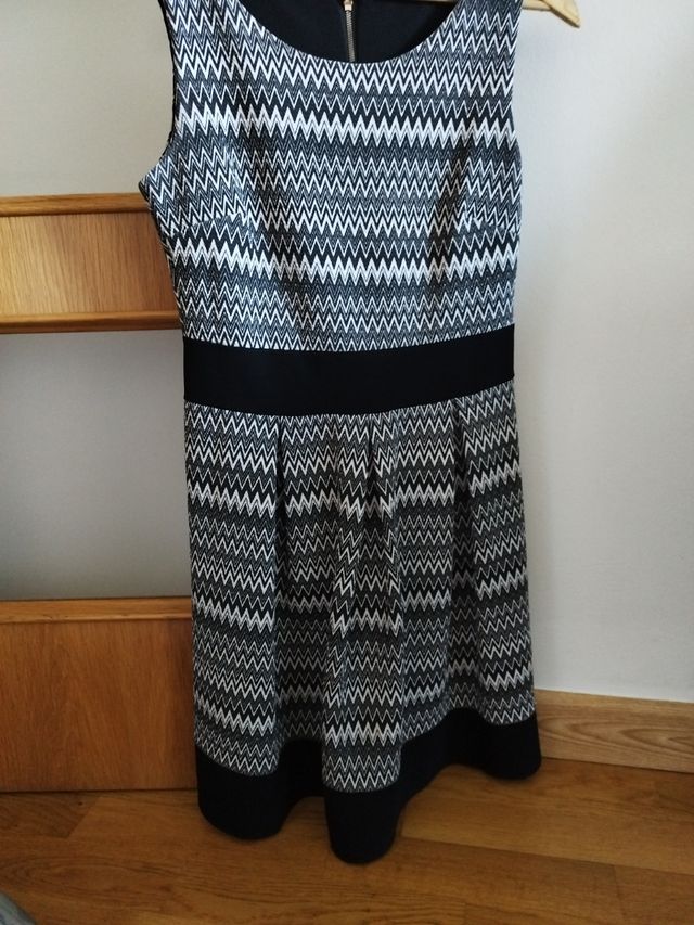 Vestido blanco y negro