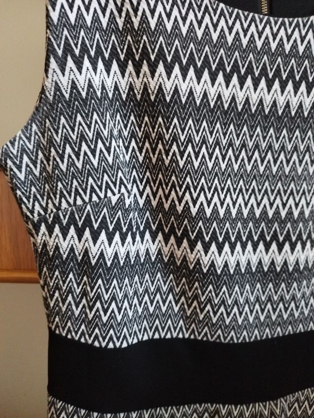 Vestido blanco y negro