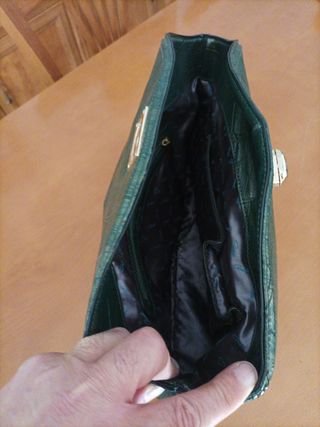 Bolso bandolera verde cocodrilo