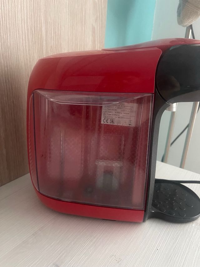 Cafetera Tassimo Bosch roja