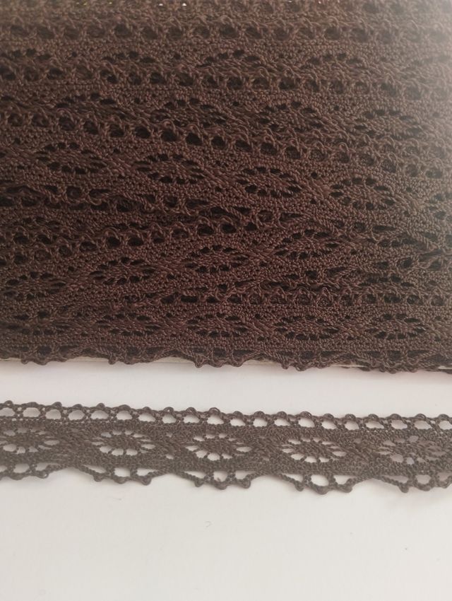 Encaje marrón