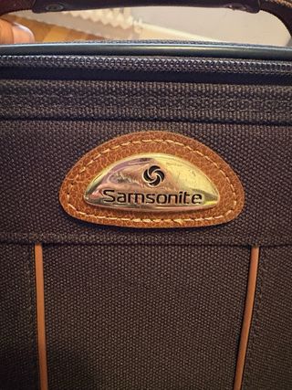 Neceser Samsonite rígido Marrón