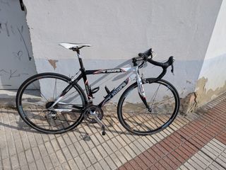 Bicicleta KUIPS Abyss 
Full carbono 

