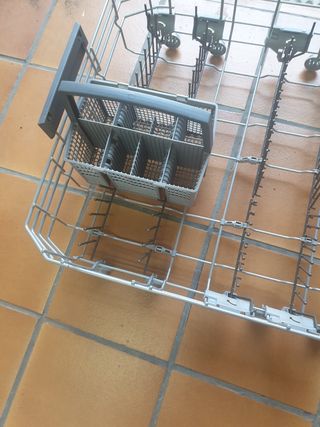 BANDEJA INFERIOR LAVAVAJILLAS BOSCH