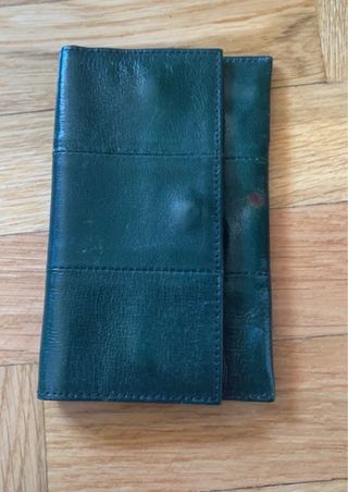 Monedero de piel verde
