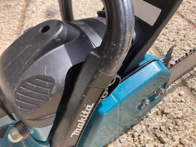 Motosierra Makita EA3200S