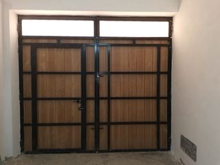 Puerta garaje madera