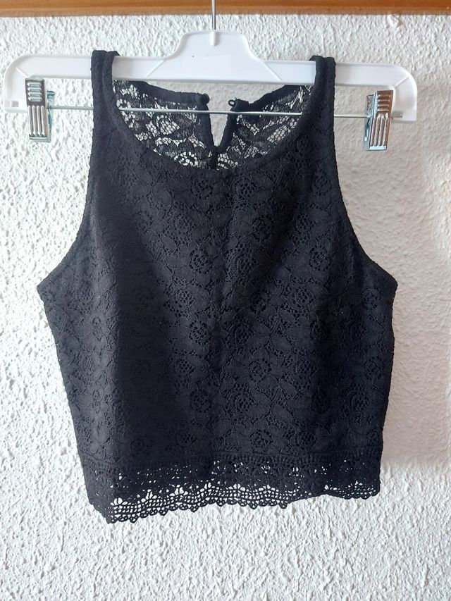 Top negro de encaje