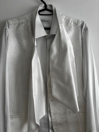 Traje blanco CHARMANT - camisa, chaleco, corbata