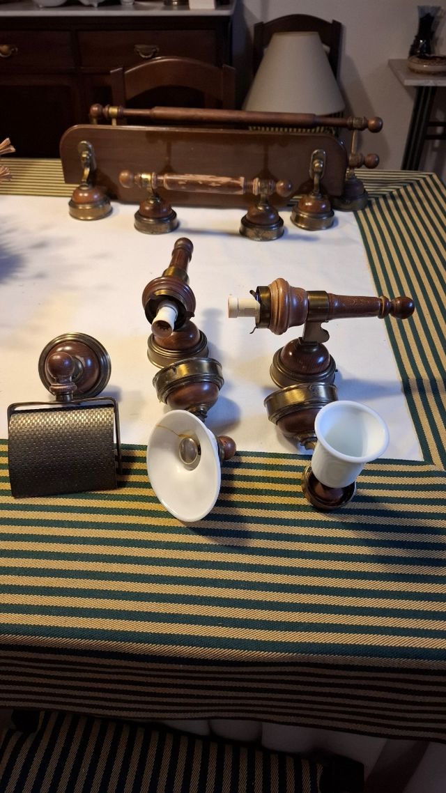 Vendita 50€ Accessori da bagno vintage in legno e metallo, r