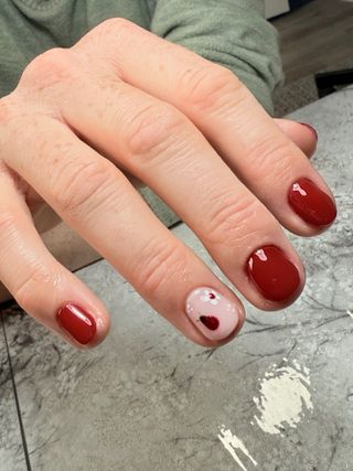 MANICURISTA Y UÑAS PROFESIONALES