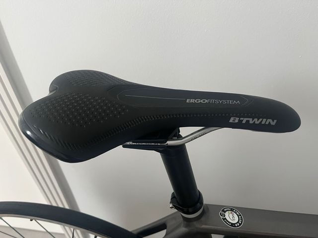 Bicicleta carretera BTwin: ¡Como nueva!