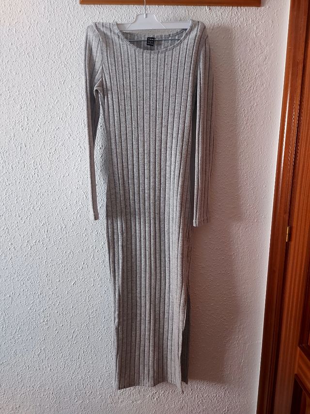 Vestido ajustado gris largo