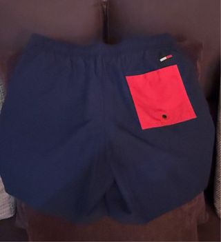 Bañador Tommy Hilfiger azul y rojo