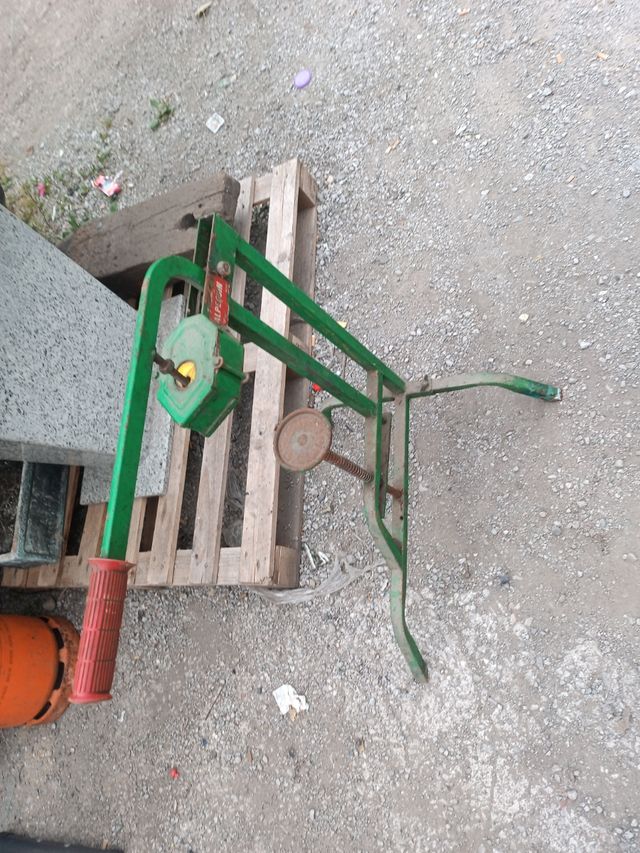 Máquina Enconchar Botellas