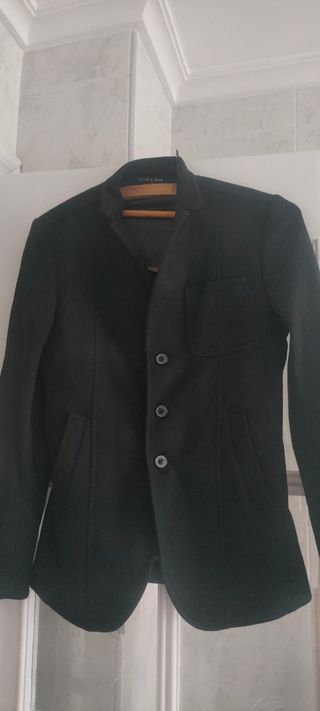 Chaqueta Zara Man negra