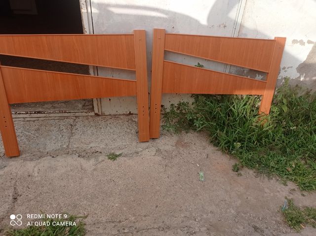 Testata letto in legno marrone