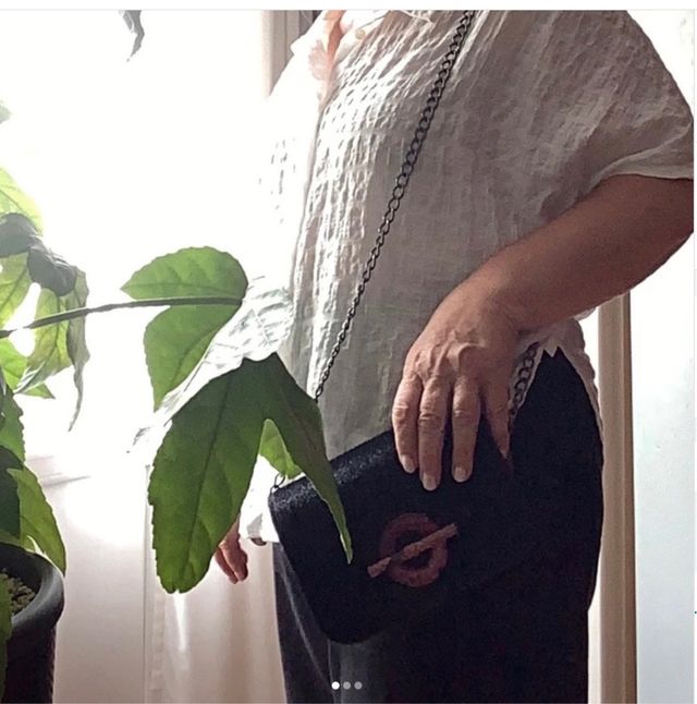 Bolso negro y rRosaFiesta & diario