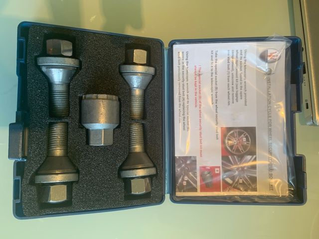 Juego tuercas antirrobo Maserati