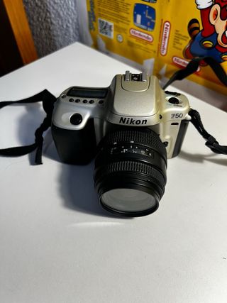 Nikon F50 - Cámara réflex plata