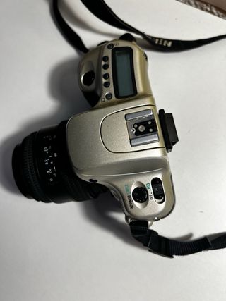 Nikon F50 - Cámara réflex plata