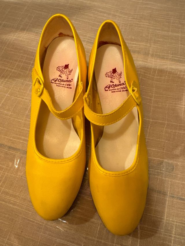 Zapatos de Flamenco Amarillos Aunia