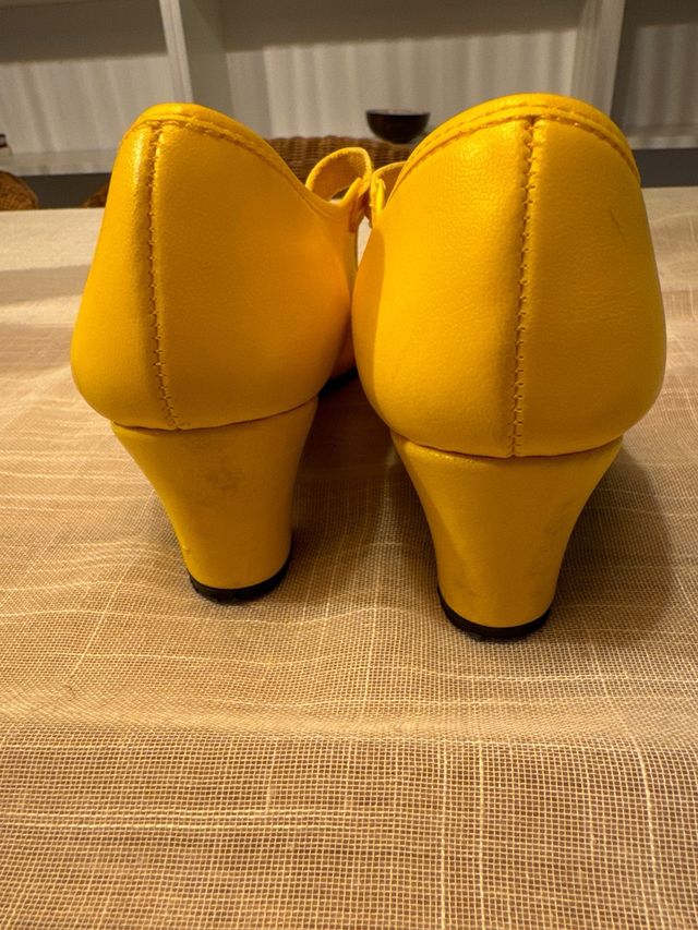 Zapatos de Flamenco Amarillos Aunia