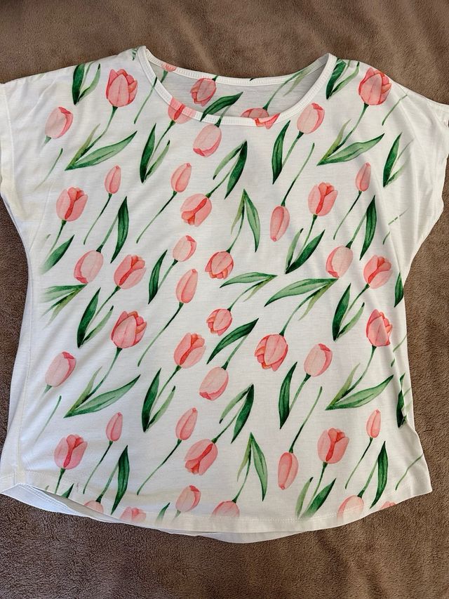 2 camisetas estampadas flores