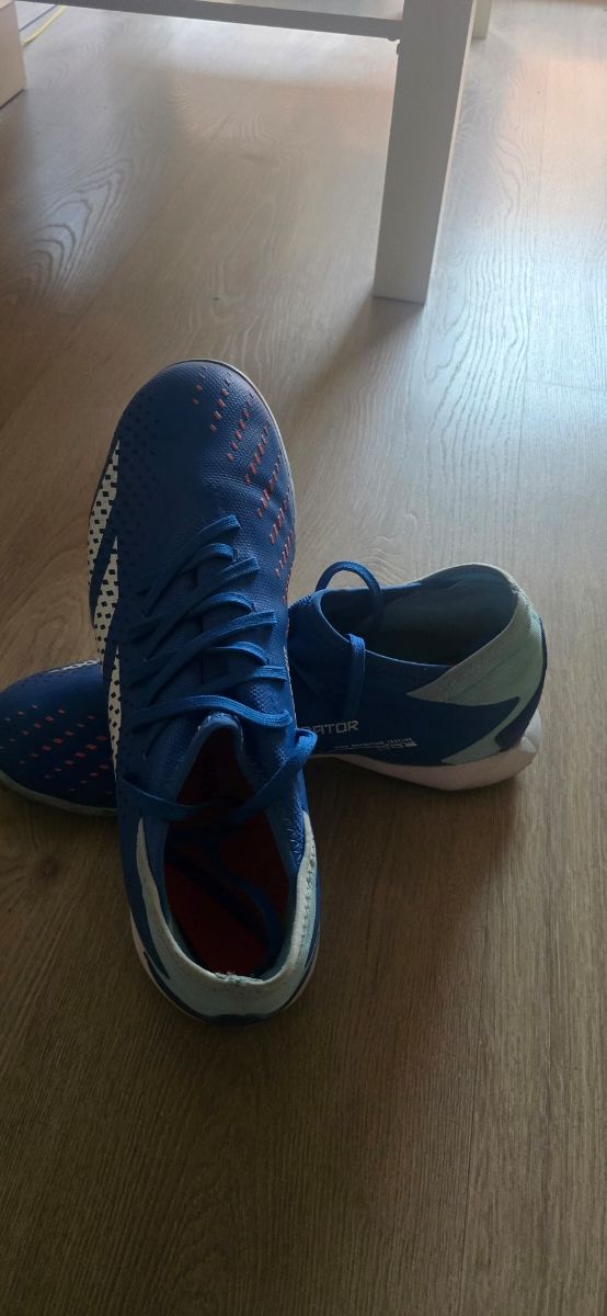 Adidas Predator - Fútbol - Talla 44