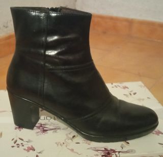 Botines negros tacón