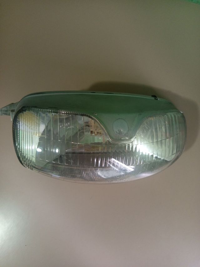 Cabezón y faro Piaggio Zip