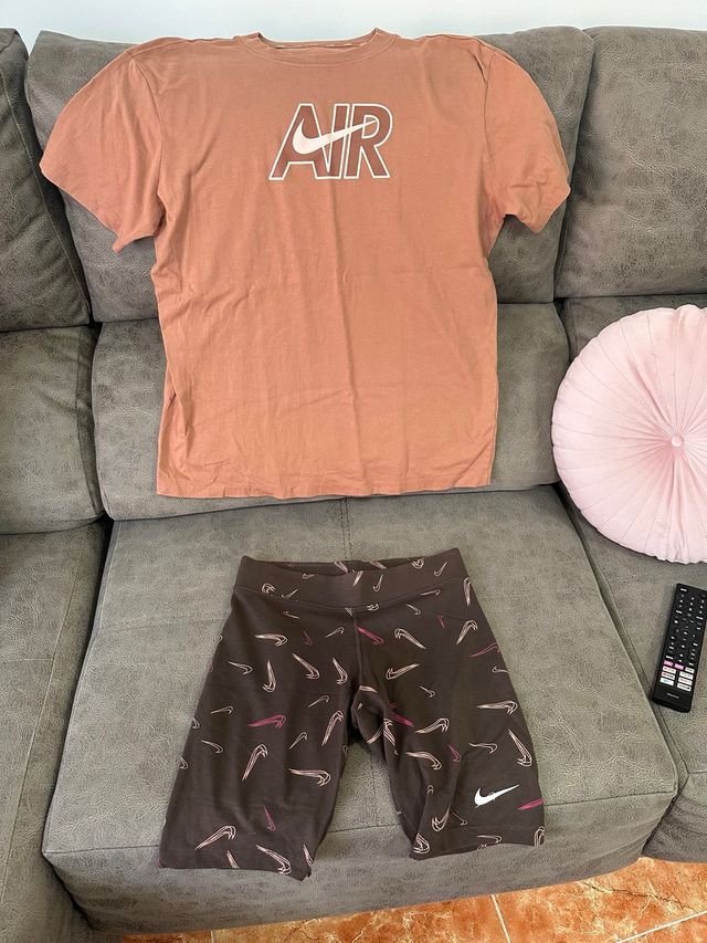 Conjunto Nike Air: camiseta y shorts
