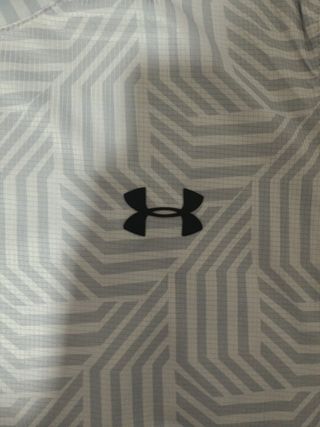 Camiseta Under Armour Gris - Talla M