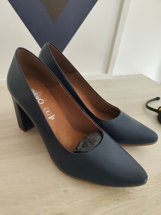Zapatos Mimao tacón azul marino