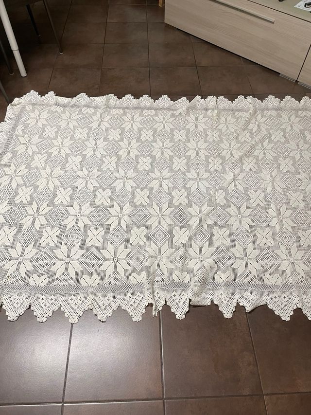 Tovaglia uncinetto cotone 140x270