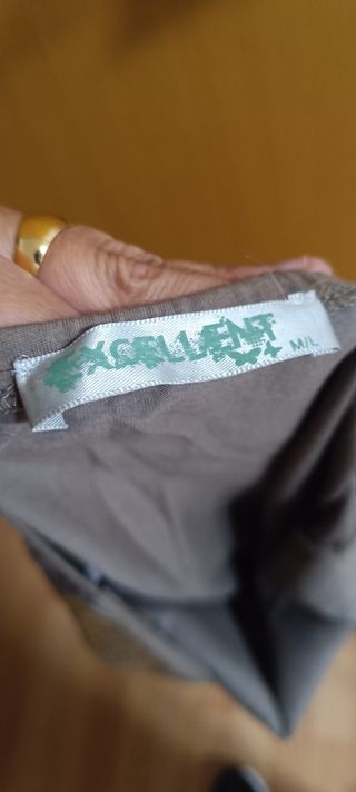 Top verde c/lentejuelas doradas