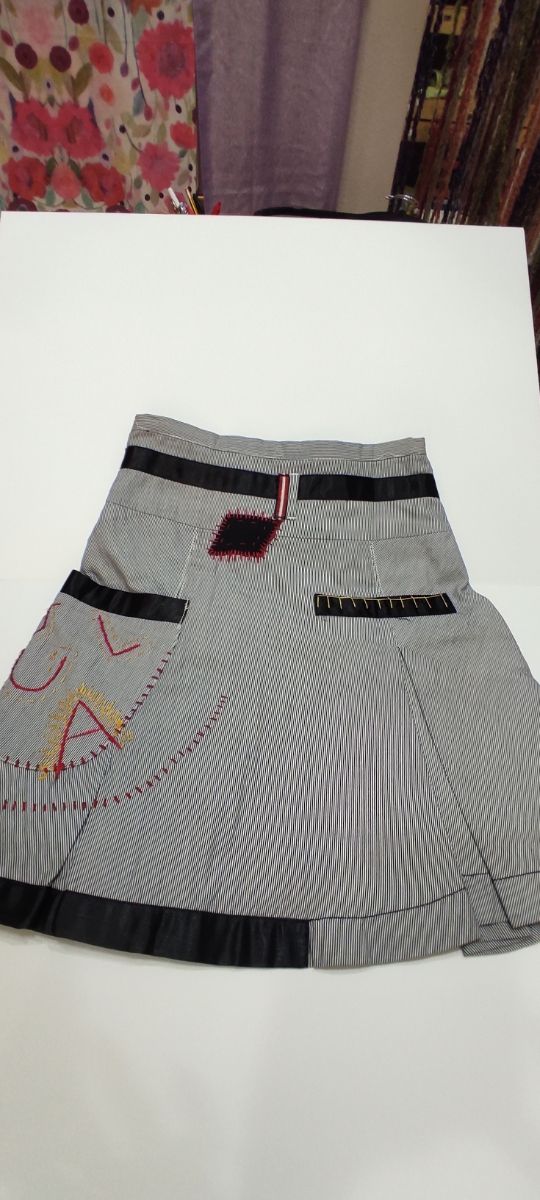 Falda Desigual Gris Blanco