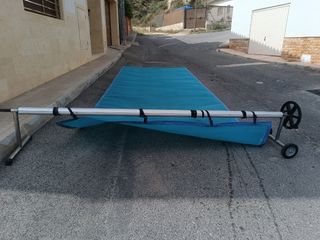 Cubierta piscina azul enrollable