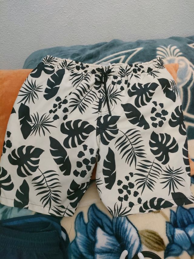 Shorts niño talla 12 - 2 uds. 5€  c/u