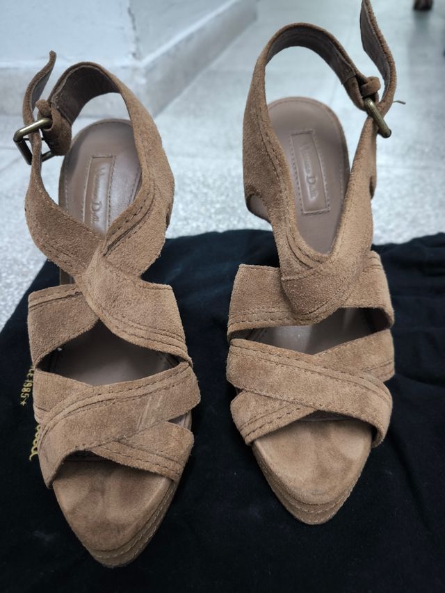 Sandalias tacón marrón