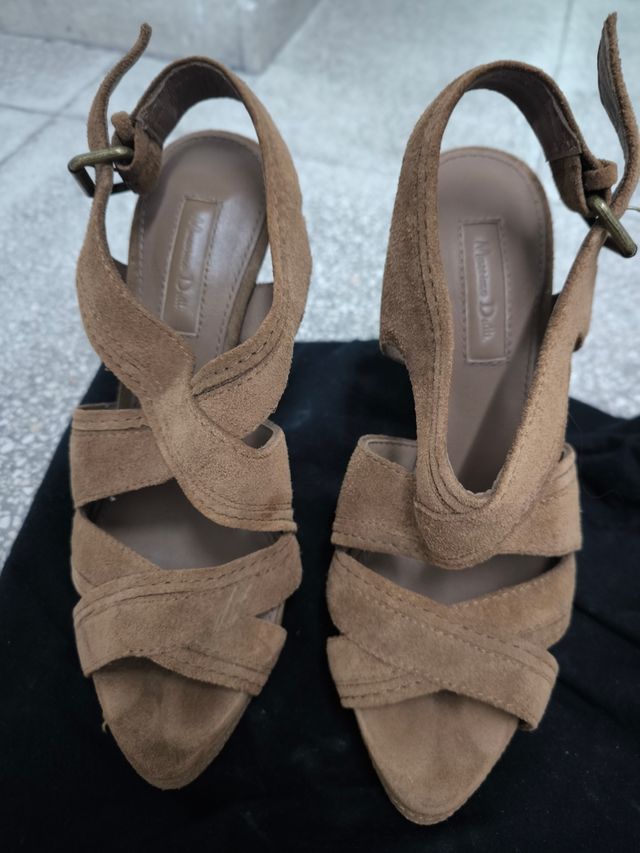 Sandalias tacón marrón