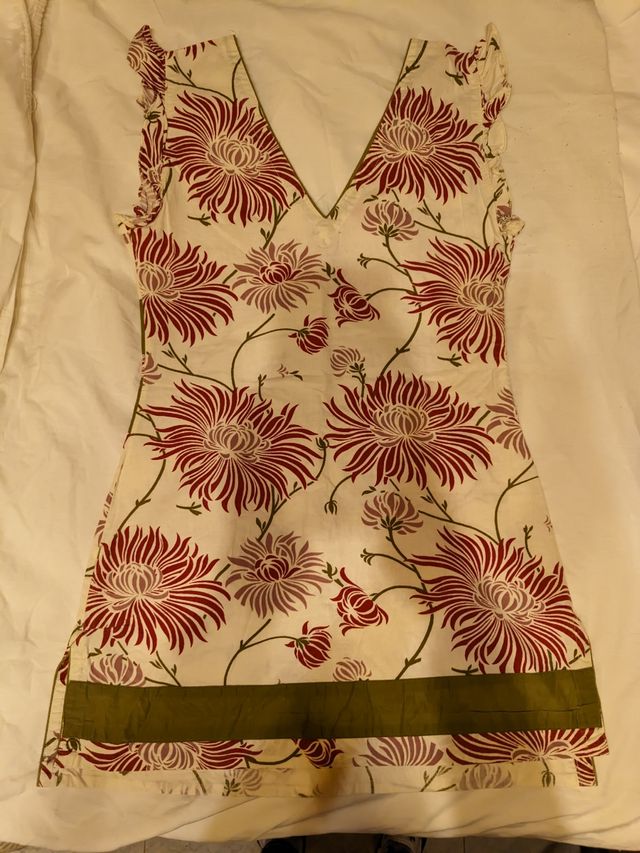 T-shirt floreale del marchio Haiku. Taglia S (quasi XS).