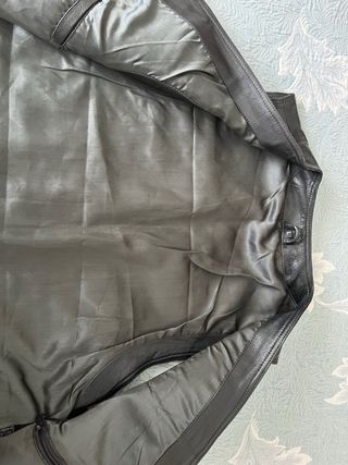 Chaleco cuero negro