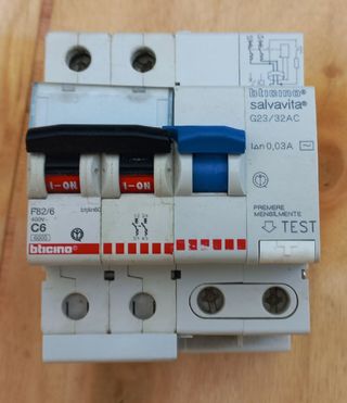 Interruttore magnetotermico+salvavita  2 poli 32A